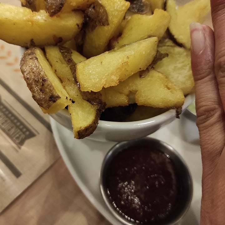 la-pepita-burger-bar-baiona-baiona-spain-patatas-gruesas-review