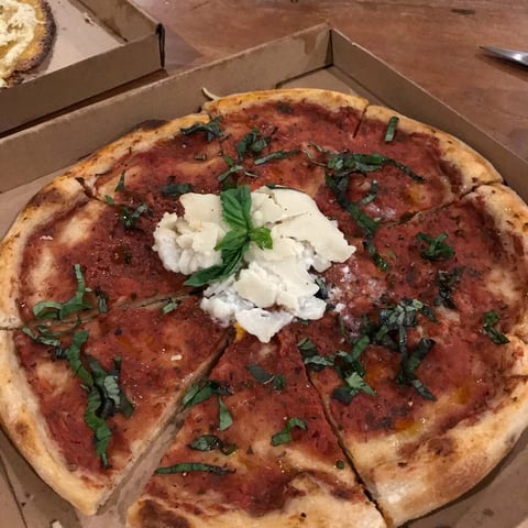 Burrata pizza
