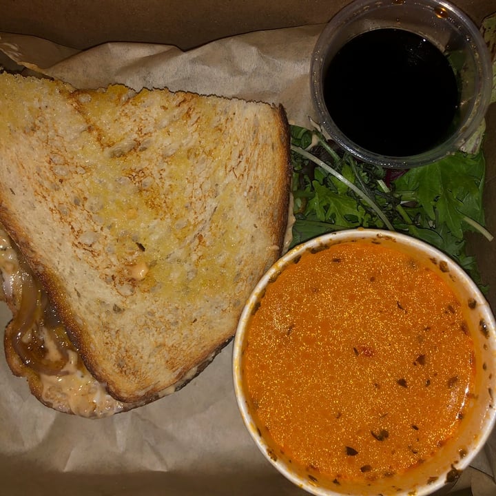 Island Vintage Coffee Waikīkī, Honolulu, United States Vegan Grilled