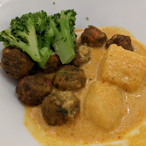 Vegetable Balls With coconut curry Sauce