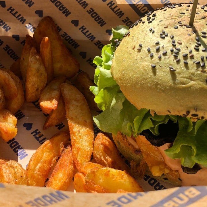 Flower Burger Bologna, Italy Spicy Cecio Review abillion