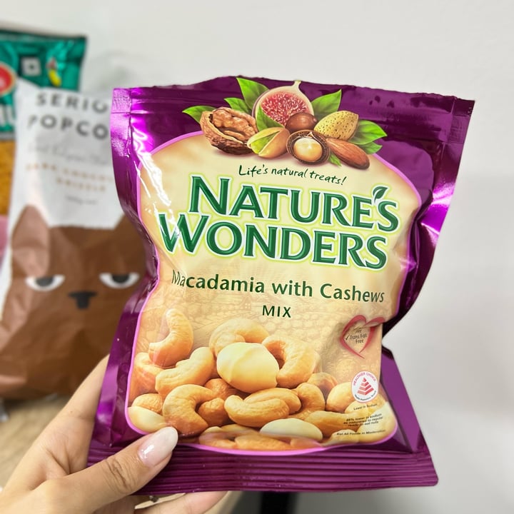 photo of Nature's Wonders Baked Macadamias With Cashew Nuts shared by @haylie on  23 May 2022 - review