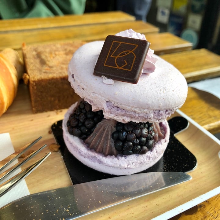 VG P tisserie P tisserie V g tale Paris France Macaron Violette VG P tisserie P tisserie V g tale Paris France Macaron Violette