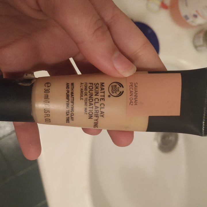 The Body Shop Matte Clay Skin Clarifying Foundation Review | abillion