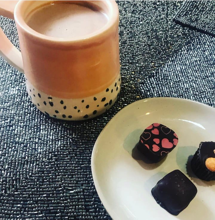 Miami Beach Chocolates Miami Beach Chocolates Gift Box 15 Pcs Review