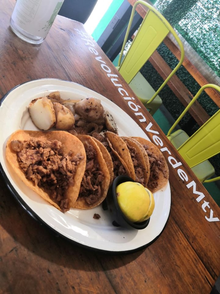 photo of Revolucion Verde Tacos de bistec shared by @alejandraa8 on  13 Feb 2020 - review