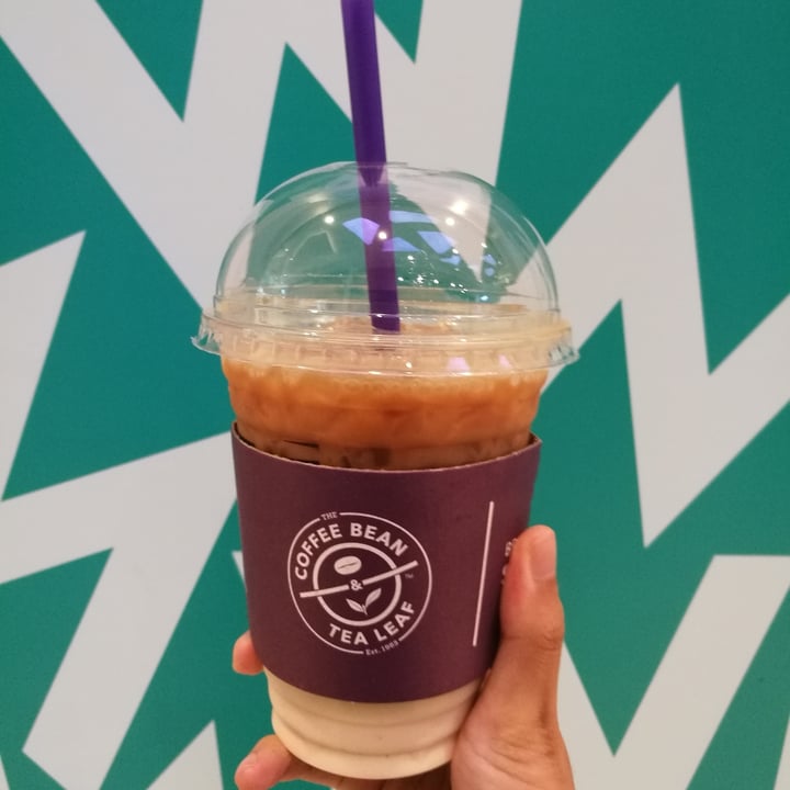 The Coffee Bean & Tea Leaf Jurong East, Singapore Oat Latte Review abillion