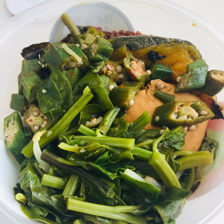 Basil & Mint Thai Street Eats Chinatown, Singapore Mixed Plate Review