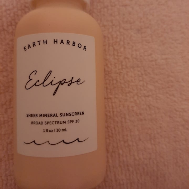 Earth Harbor Eclipse sheer mineral sunscreen Review abillion