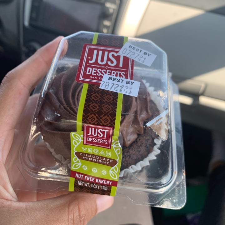 Just Desserts San Francisco Midnight Chocolate Cupcake Review abillion