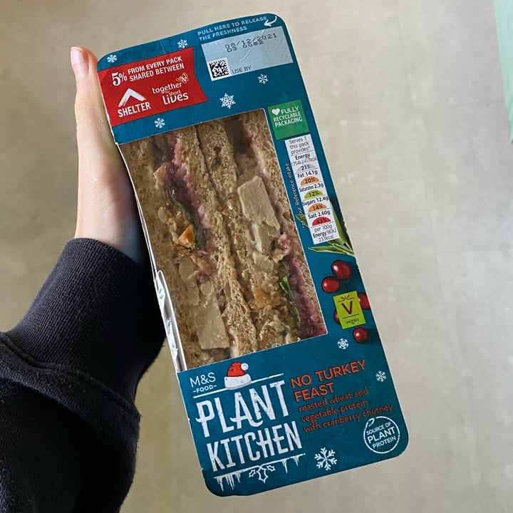 Plant Kitchen (M&S) No Turkey Feast Review abillion