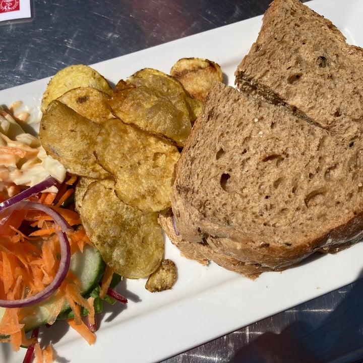 Riverlife Cafe United Kingdom Vegan Cream cheese Sandwich Review abillion