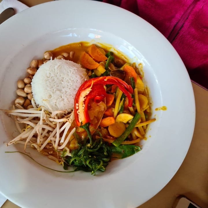 Cafe Glockenspiel GmbH AltstadtLehel, München, Germany Vegan bowl