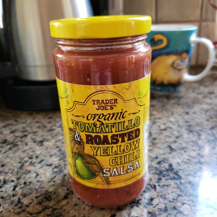 Trader Joe's Organic Tomatillo and Roasted Yellow Chili Salsa Review