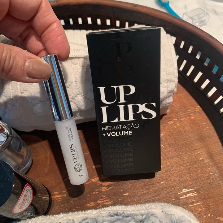 up lips Gloss Review abillion