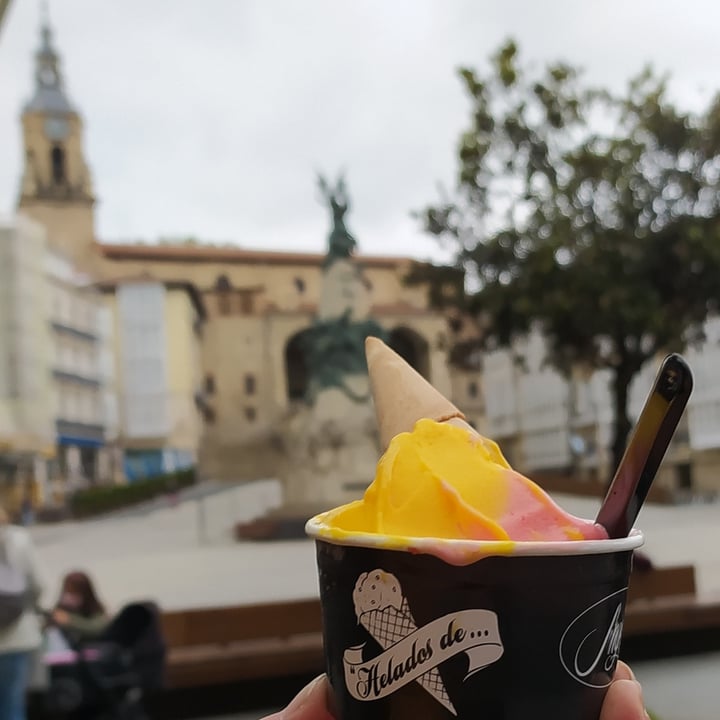 Angelato Vitoria-Gasteiz, Spain Helado de fresa y mango. Review | abillion
