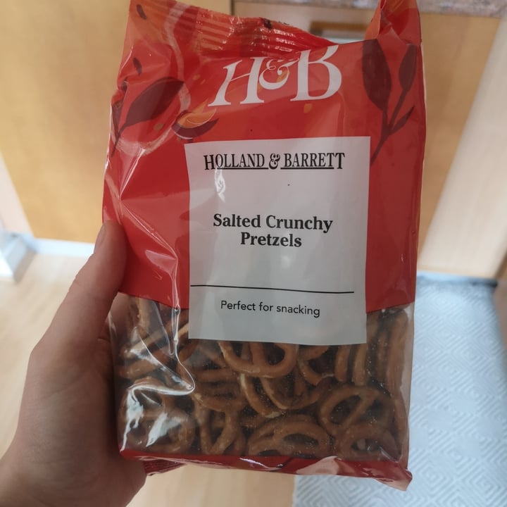 Holland & Barrett Salted Crunchy Pretzels Review abillion