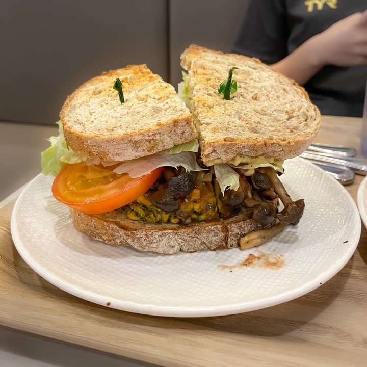 Cedele Bakery Kitchen Dunearn Spinach Lentil Patty Sandwich Reviews