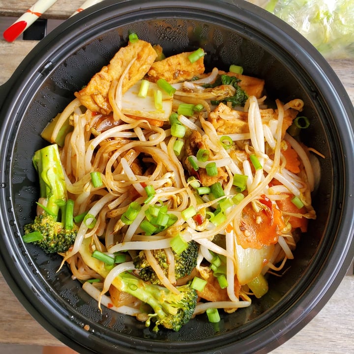 Thai Express Lincoln Park, Calgary, Canada Tofu Pad Thai Review abillion