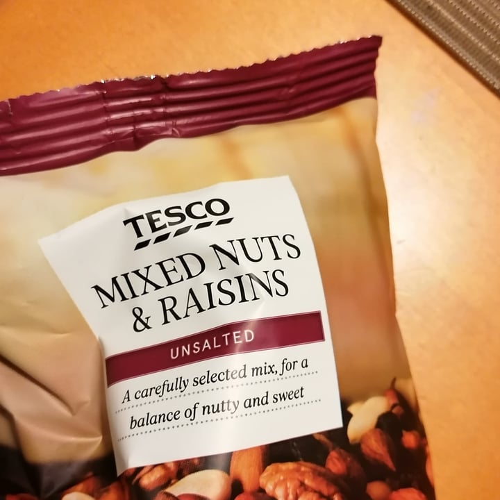 Tesco Mixed nuts & raisins Review abillion