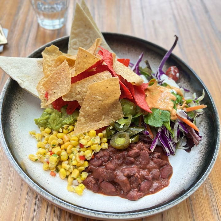 photo of Genius Central Singapore Mexican Bowl Of Glory shared by @haylie on  08 May 2022 - review