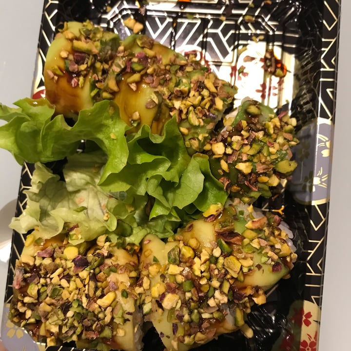 Asia Fusion Sushi Paderno Dugnano, Italy Vegan cheese Roll Pistacchio E