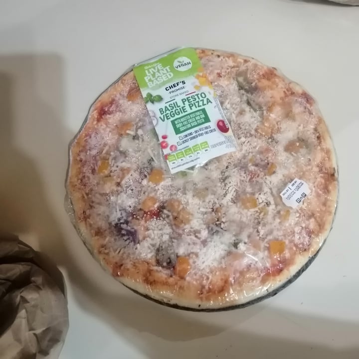 Pick n Pay Basil Pesto Veggie Pizza Review abillion
