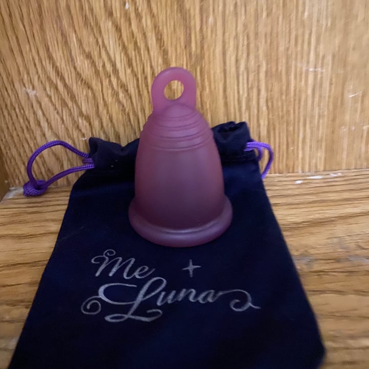 Me luna Menstrual cup Review abillion