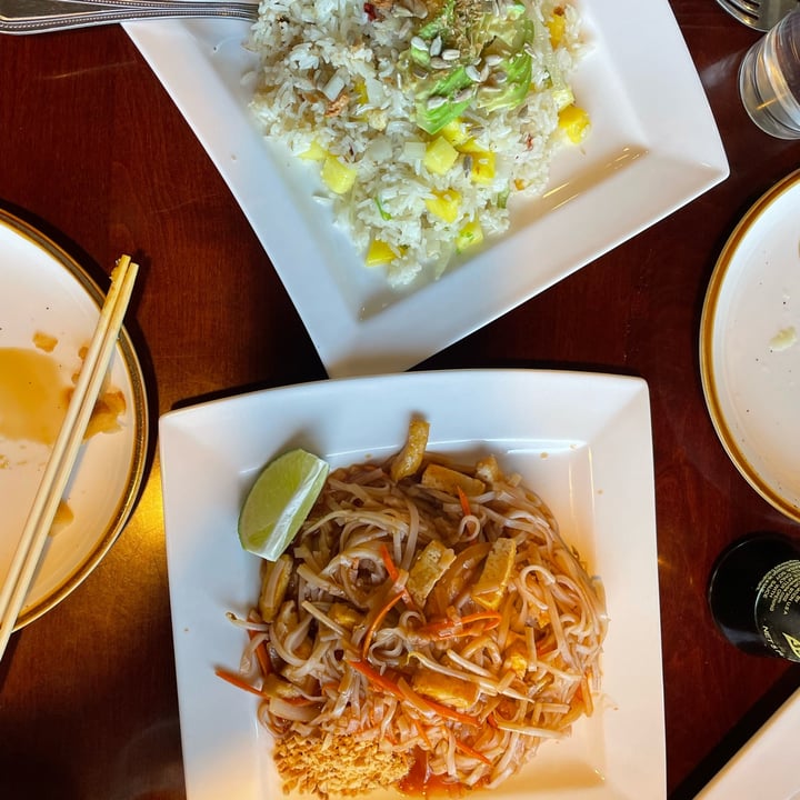 Bayberry cafe Woburn, United States pad thai Review abillion