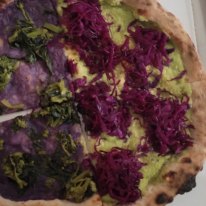 Degustifood Pistoia, Italy Pizza cavolo viola e cime su crema di fave e patate viola Review