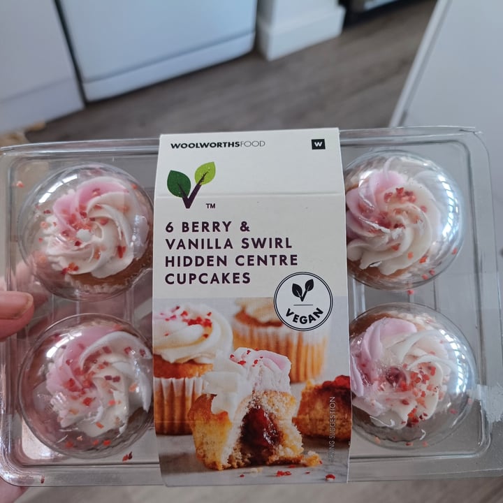 Woolworths 6 berry & vanilla swirl cupcakes Review abillion