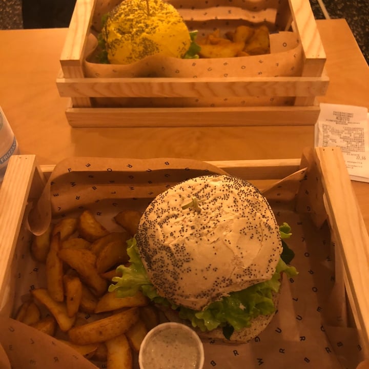 Flower Burger Bologna, Italy Tofungo Review abillion