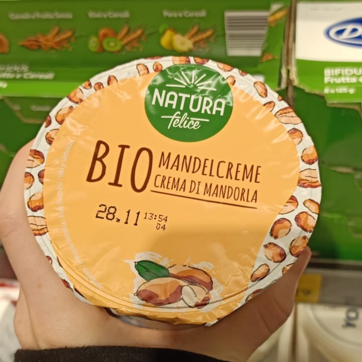 ALDI yogurt al latte di mandorla Review abillion