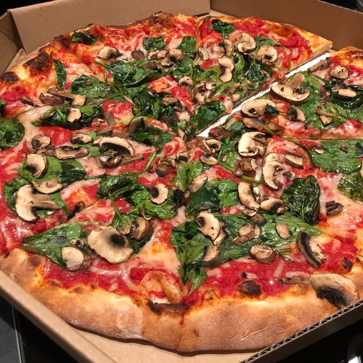 Pizza Den Princeton, United States Spinach And Mushroom Pizza (Vegan