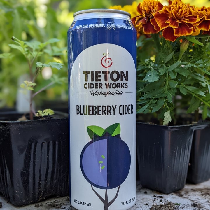 Tieton Cider Works Blueberry Cider Review abillion
