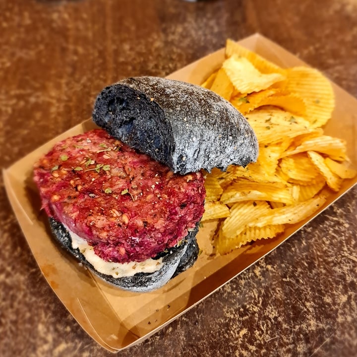 susu-vegan-mylk-bar-georgetown-penang-george-town-malaysia-beet-burger