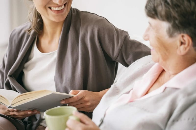 Hospice social worker meeting with patient
