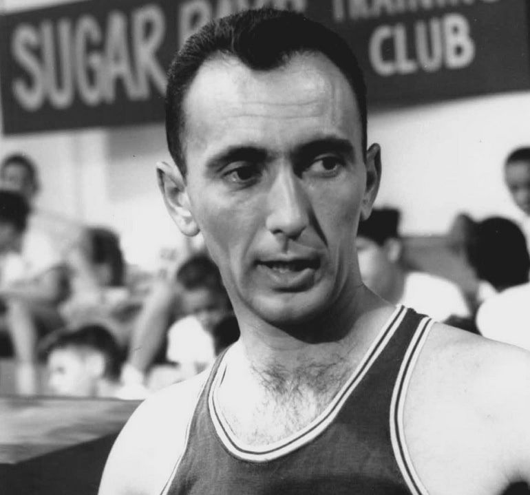 Bob Cousy.jpg