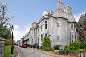 Photo of 2 Queen's Gardens