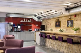 Photo of 140 Yonge Street