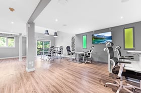 Photo of 1338 Wellington Street W