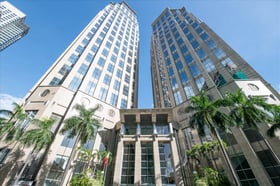 Photo of 27 & 28, Tower 2