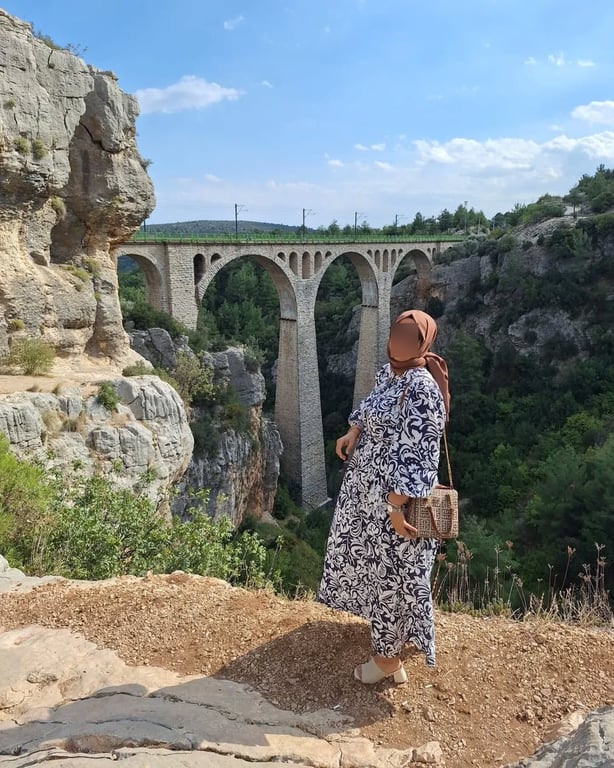 Varda Köprüsü