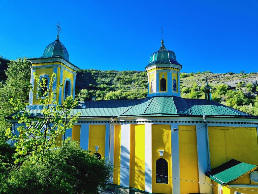Saharna Monastery & Waterfall