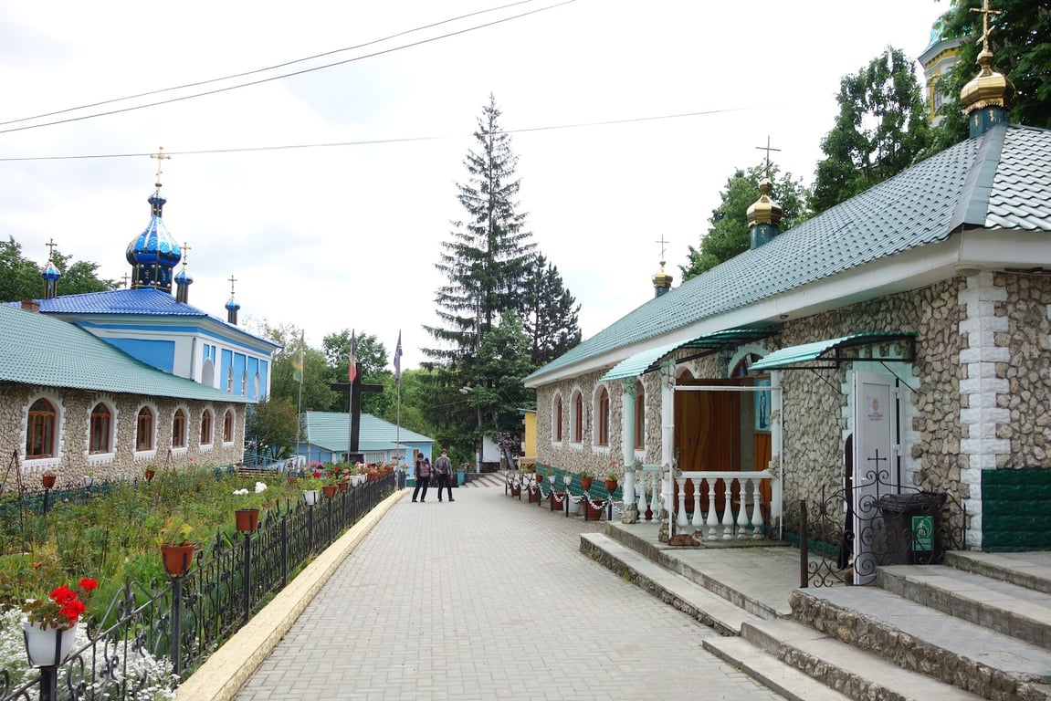 Saharna Monastery & Waterfall