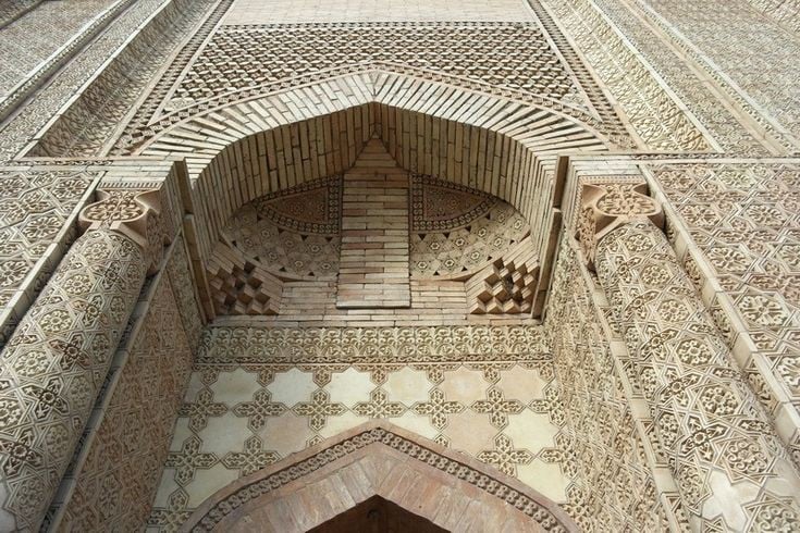 Aisha Bibi Mausoleum