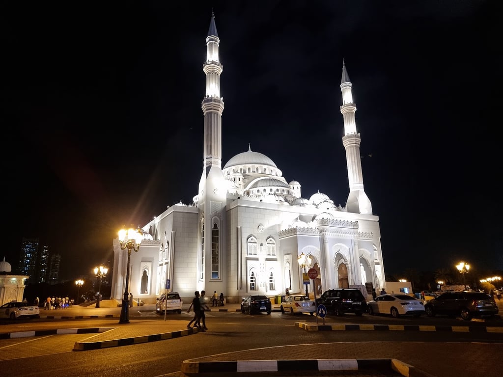 Al Noor Mosque & Canal