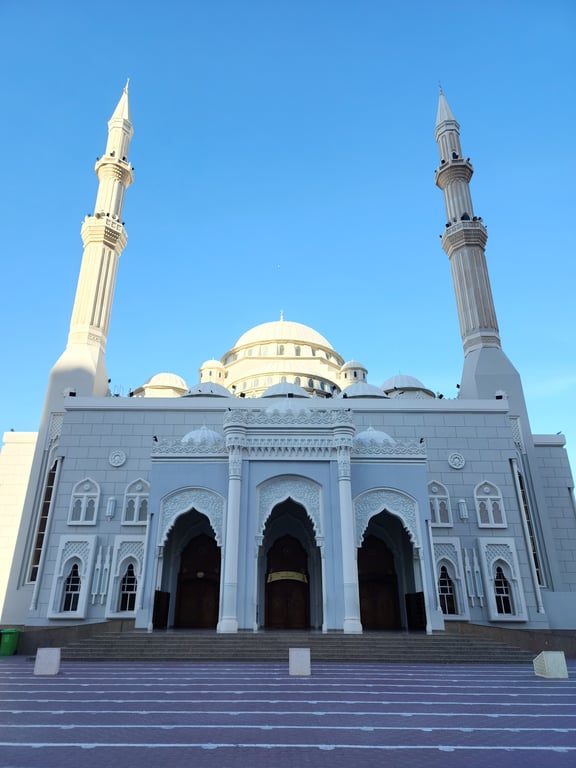 Al Noor Mosque & Canal
