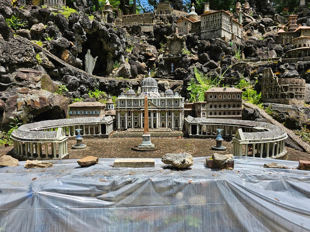 Ave Maria Grotto