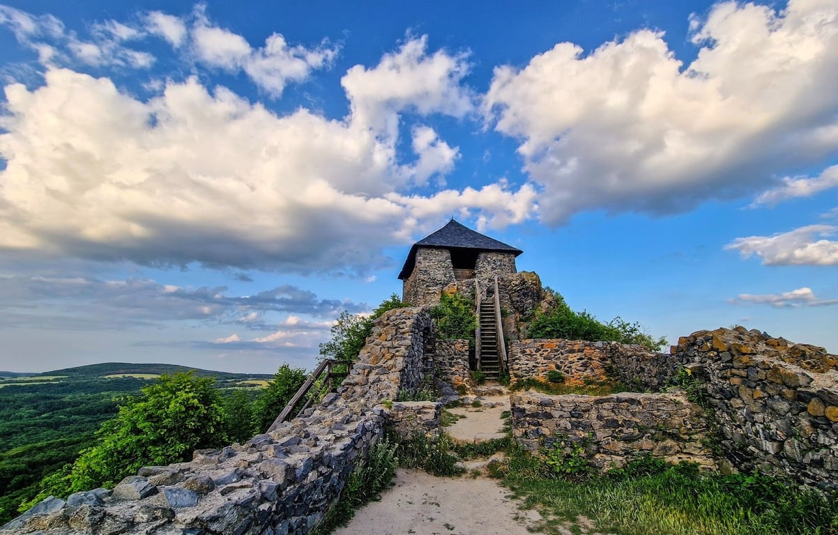 Salgó Castle Ruins
